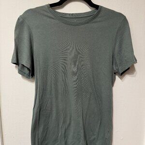 Everlane Slim Crew - M